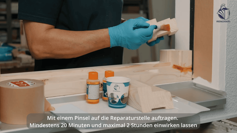 Holzimprägnierung mit Pinsel auftragen – Reparaturstelle satt benetzen und Holz tiefenwirksam festigen
