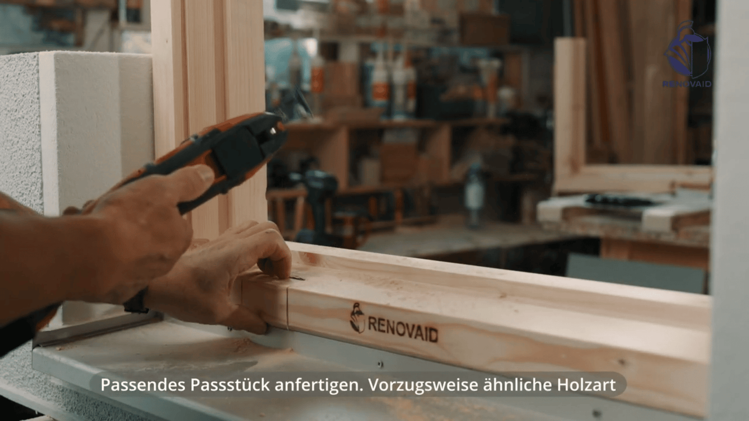 Passgenaues Holz-Passstück für Holzreparatur mit RENOFLEX Rot angefertigt